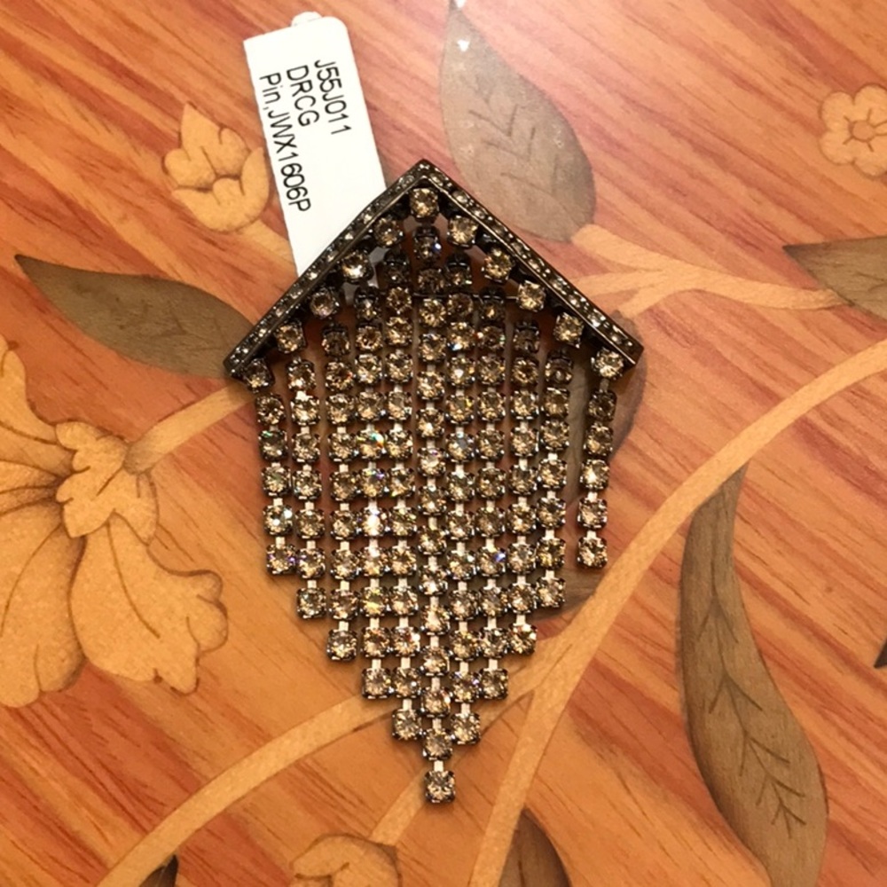 ST. JOHN cascading rhinestone silver tone Brooch in pouch.
